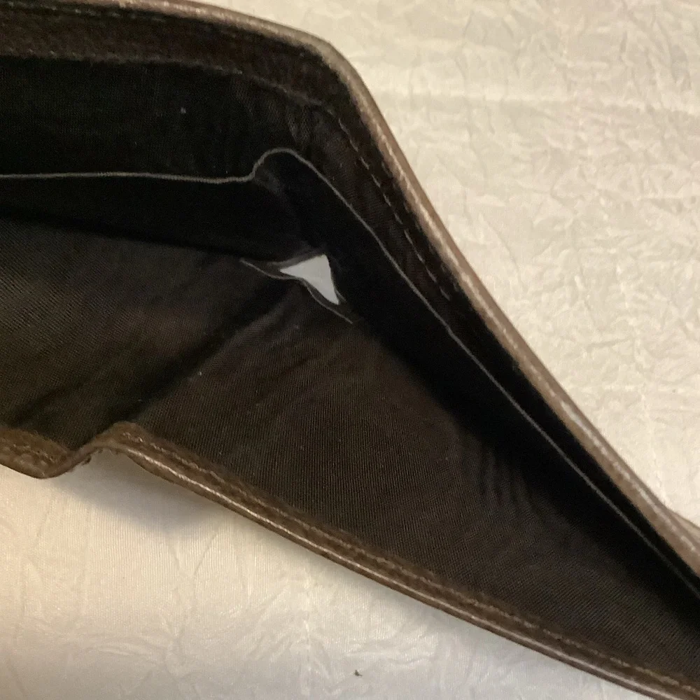 Gucci Ophelia Mens Bi Fold Wallet & Louis Vuitton Card Holder